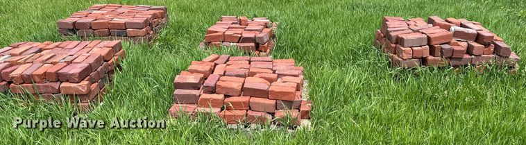 image for item LP9926 Approximately 400 bricks
