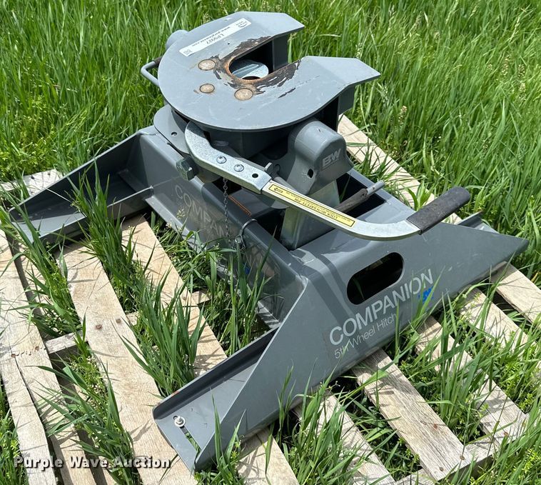 image for item LP9927 B&W RVB3500  fifth wheel hitch