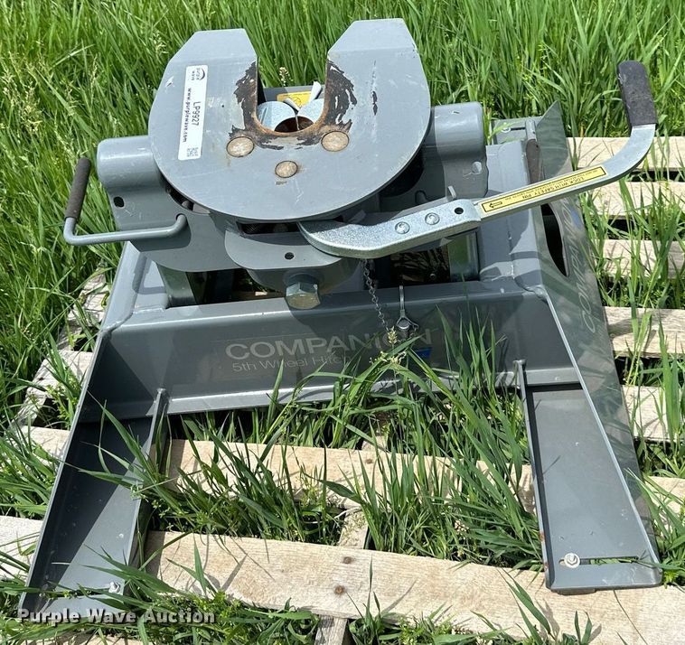 image for item LP9927 B&W RVB3500  fifth wheel hitch