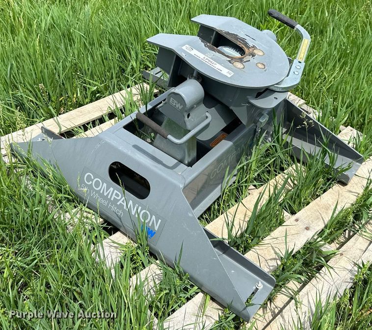 image for item LP9927 B&W RVB3500  fifth wheel hitch