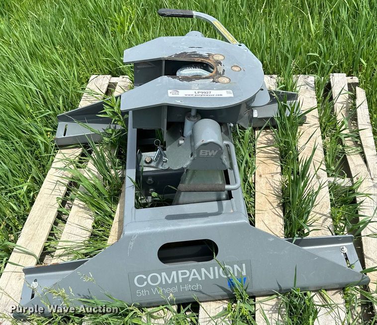 image for item LP9927 B&W RVB3500  fifth wheel hitch