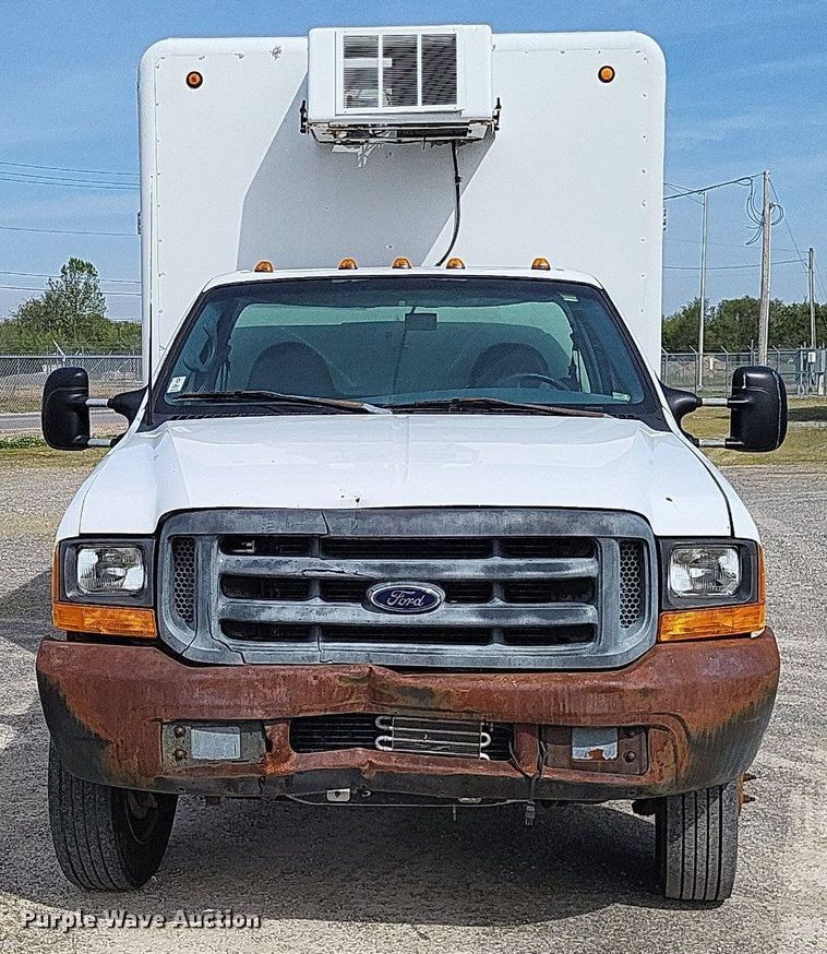 image for item LR9221 1999 Ford F450 Super Duty  refrigerated delivery truck