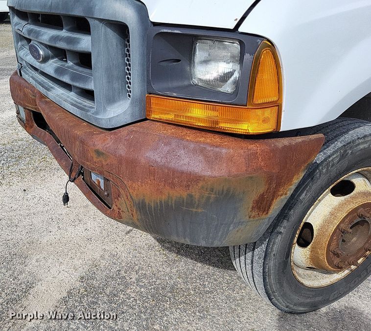 image for item LR9221 1999 Ford F450 Super Duty  refrigerated delivery truck