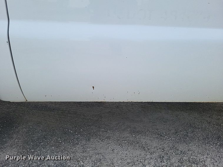 image for item LR9221 1999 Ford F450 Super Duty  refrigerated delivery truck