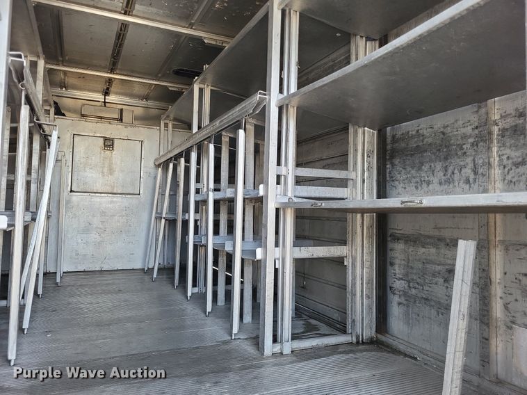 image for item LR9221 1999 Ford F450 Super Duty  refrigerated delivery truck