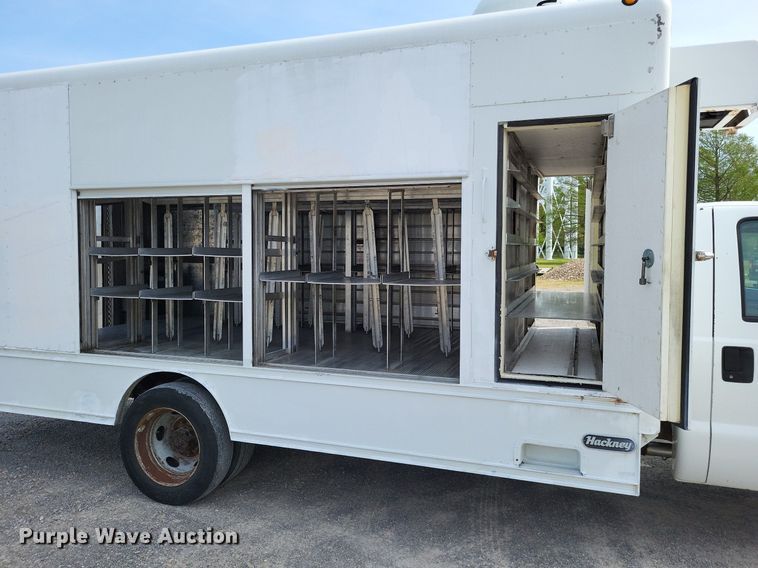 image for item LR9221 1999 Ford F450 Super Duty  refrigerated delivery truck