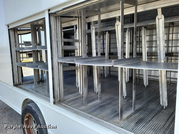 image for item LR9221 1999 Ford F450 Super Duty  refrigerated delivery truck