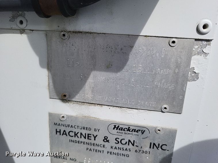 image for item LR9221 1999 Ford F450 Super Duty  refrigerated delivery truck