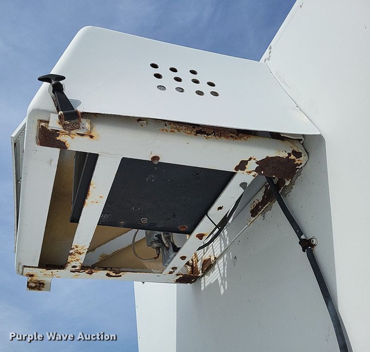 image for item LR9221 1999 Ford F450 Super Duty  refrigerated delivery truck