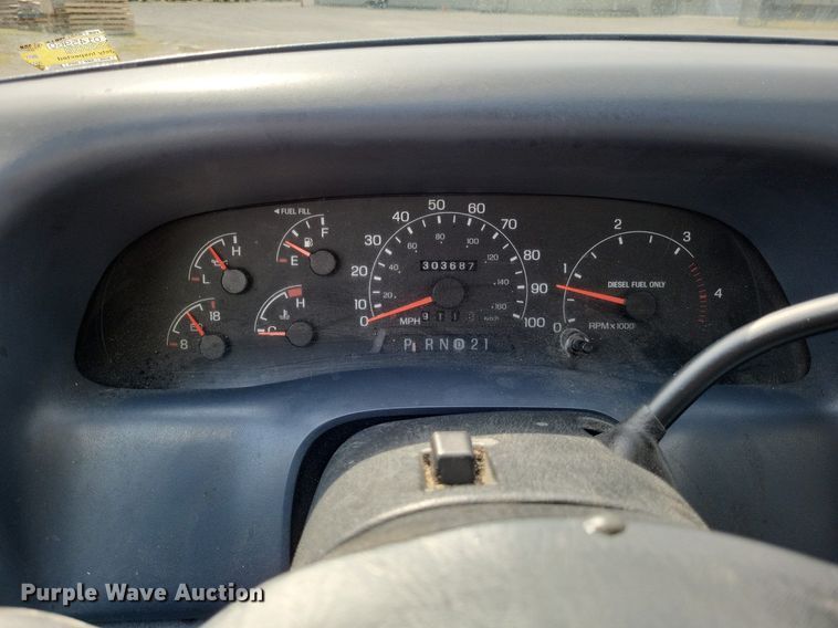 image for item LR9221 1999 Ford F450 Super Duty  refrigerated delivery truck