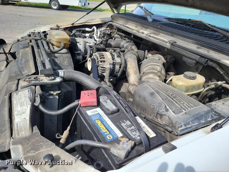 image for item LR9221 1999 Ford F450 Super Duty  refrigerated delivery truck