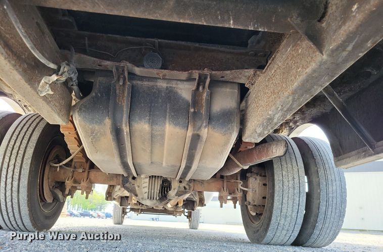 image for item LR9221 1999 Ford F450 Super Duty  refrigerated delivery truck