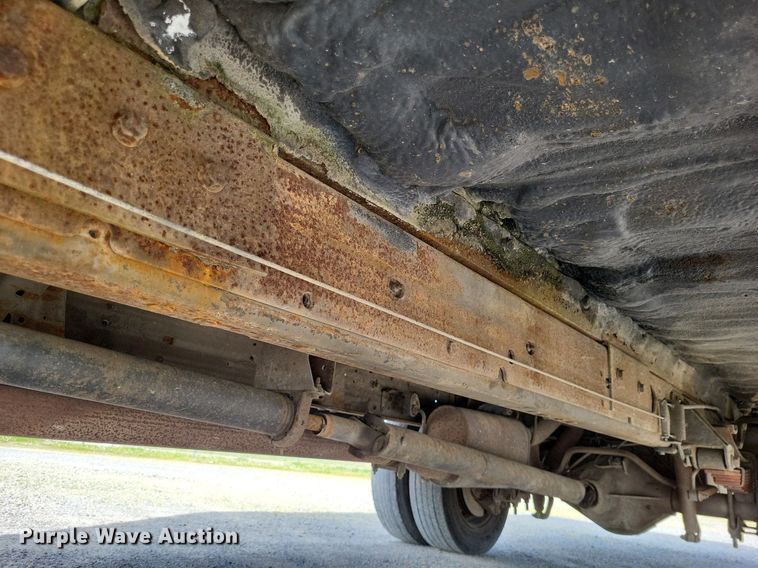 image for item LR9221 1999 Ford F450 Super Duty  refrigerated delivery truck