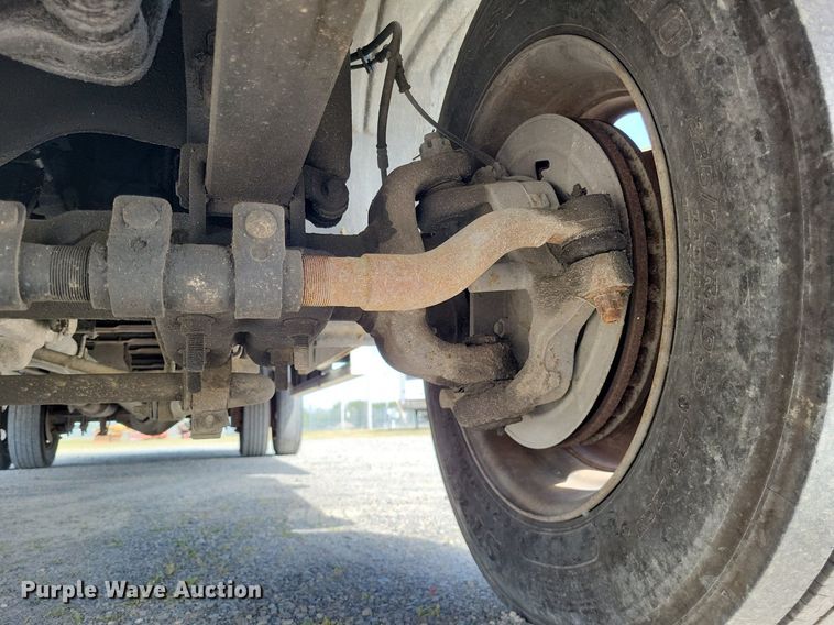 image for item LR9221 1999 Ford F450 Super Duty  refrigerated delivery truck