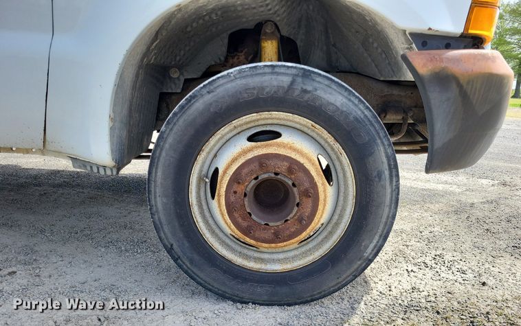 image for item LR9221 1999 Ford F450 Super Duty  refrigerated delivery truck