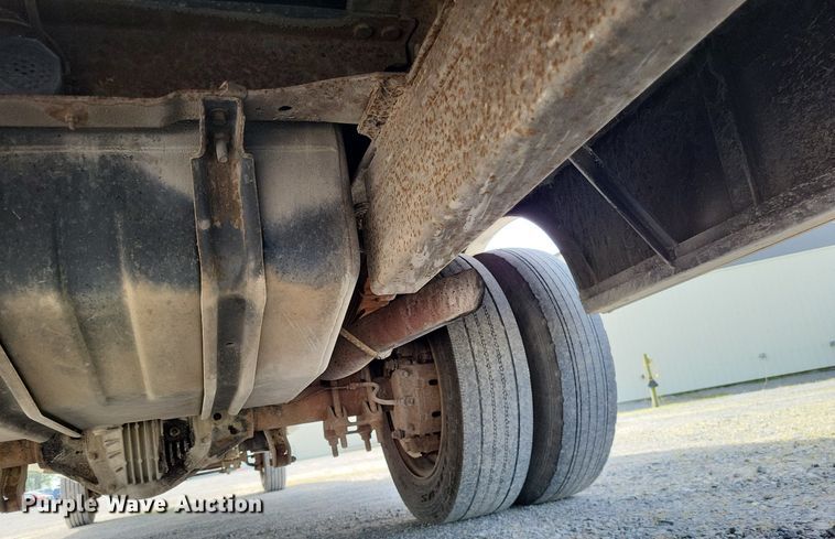 image for item LR9221 1999 Ford F450 Super Duty  refrigerated delivery truck