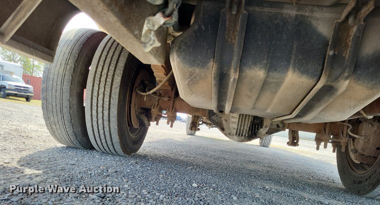 image for item LR9221 1999 Ford F450 Super Duty  refrigerated delivery truck