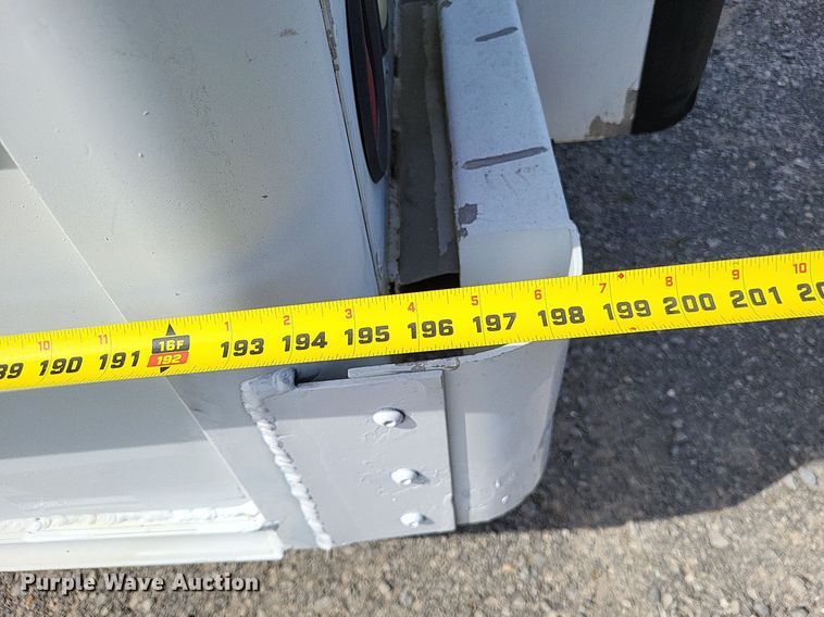 image for item LR9221 1999 Ford F450 Super Duty  refrigerated delivery truck