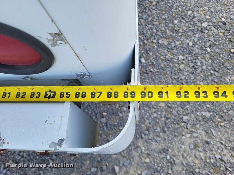 image for item LR9221 1999 Ford F450 Super Duty  refrigerated delivery truck