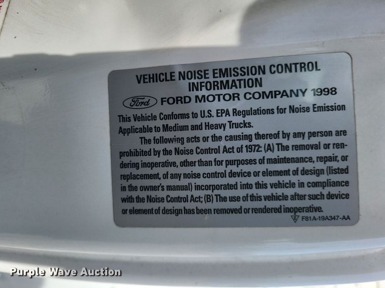 image for item LR9221 1999 Ford F450 Super Duty  refrigerated delivery truck