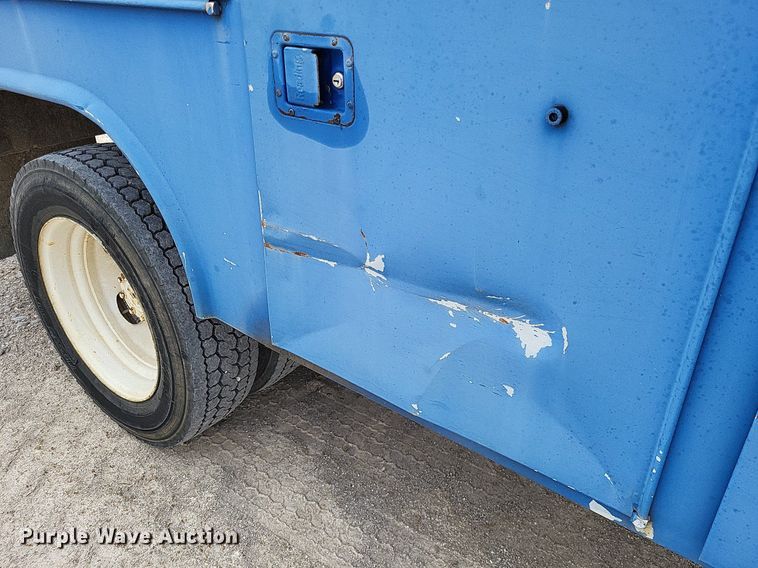 image for item LR9234 1999 Ford F450 Super Duty  utility / service truck