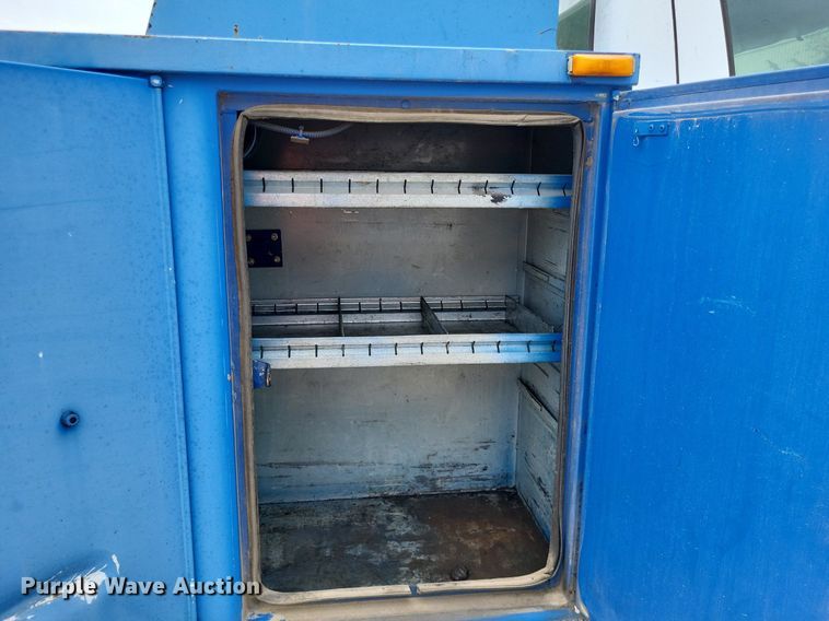 image for item LR9234 1999 Ford F450 Super Duty  utility / service truck