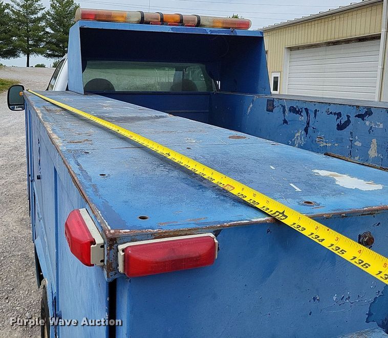 image for item LR9234 1999 Ford F450 Super Duty  utility / service truck