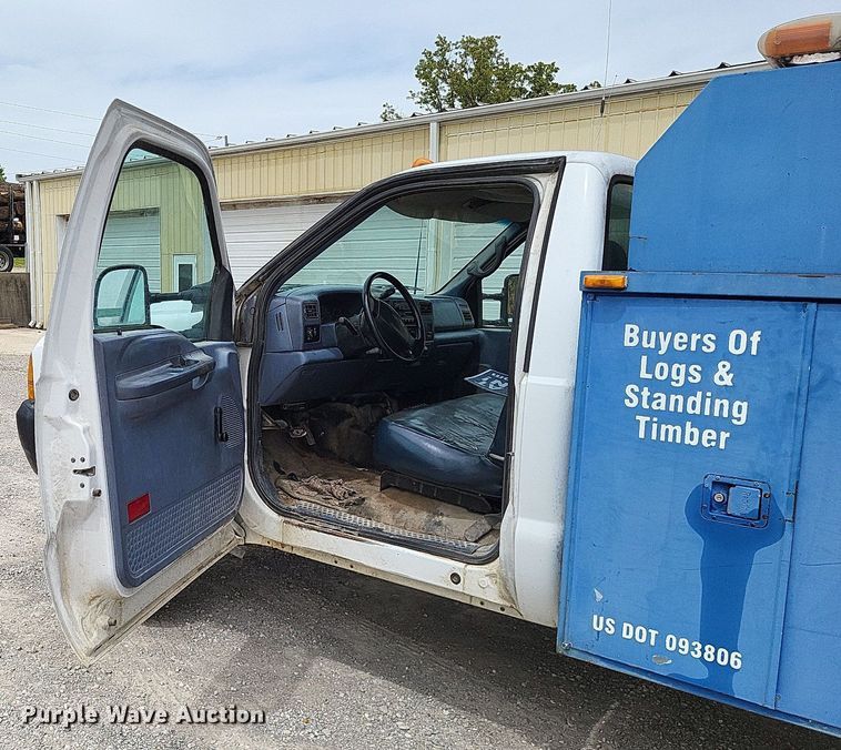 image for item LR9234 1999 Ford F450 Super Duty  utility / service truck