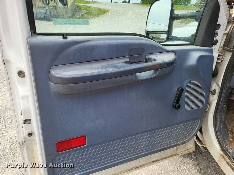 image for item LR9234 1999 Ford F450 Super Duty  utility / service truck