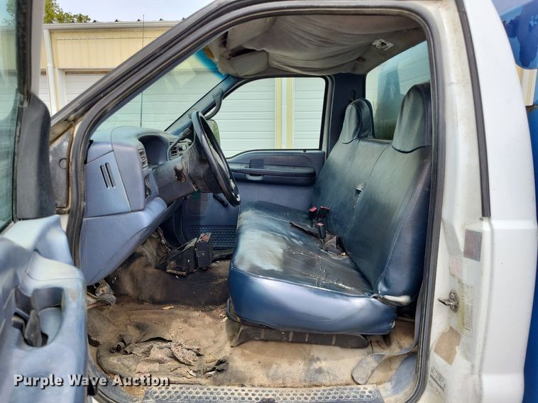 image for item LR9234 1999 Ford F450 Super Duty  utility / service truck