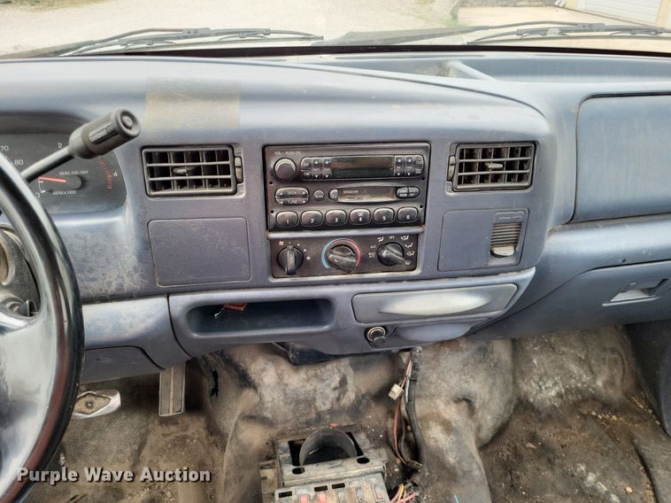 image for item LR9234 1999 Ford F450 Super Duty  utility / service truck