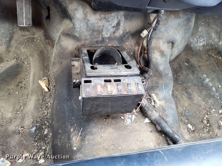 image for item LR9234 1999 Ford F450 Super Duty  utility / service truck