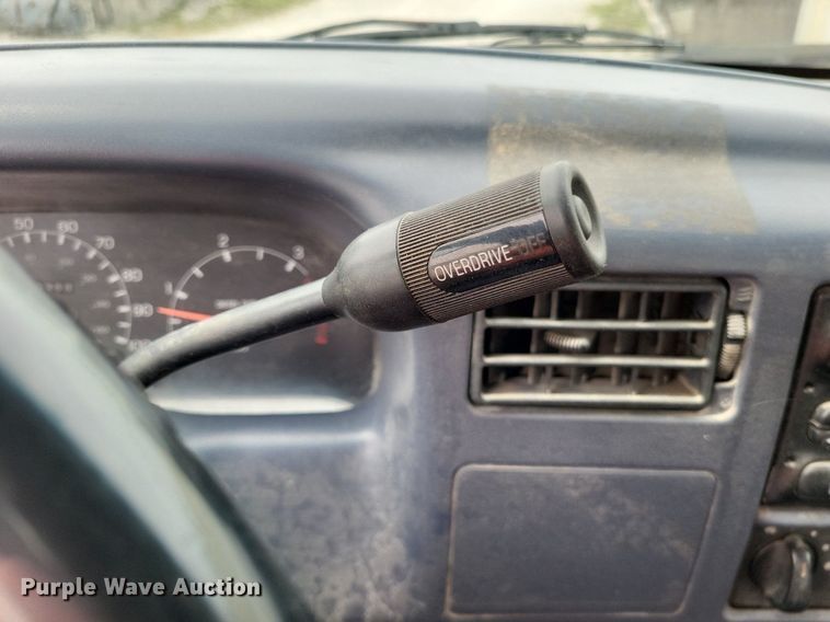 image for item LR9234 1999 Ford F450 Super Duty  utility / service truck