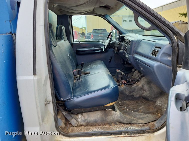 image for item LR9234 1999 Ford F450 Super Duty  utility / service truck