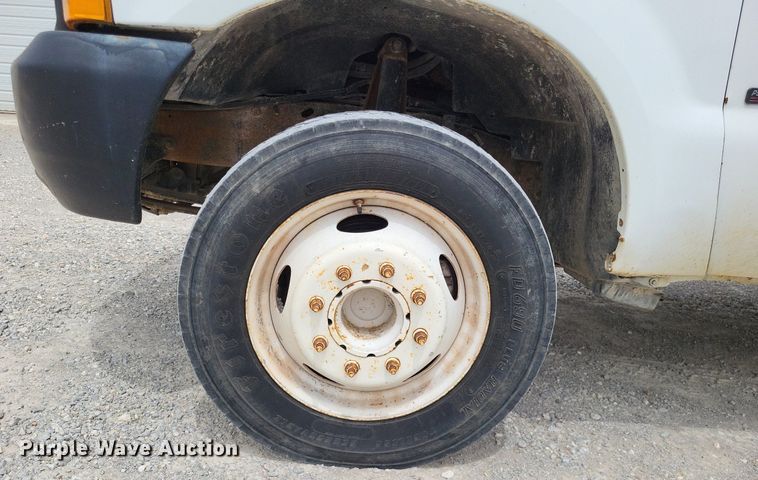 image for item LR9234 1999 Ford F450 Super Duty  utility / service truck