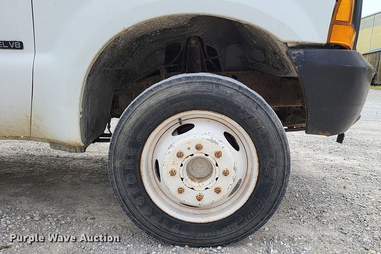 image for item LR9234 1999 Ford F450 Super Duty  utility / service truck