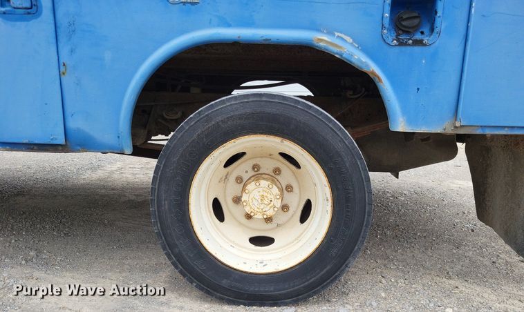 image for item LR9234 1999 Ford F450 Super Duty  utility / service truck