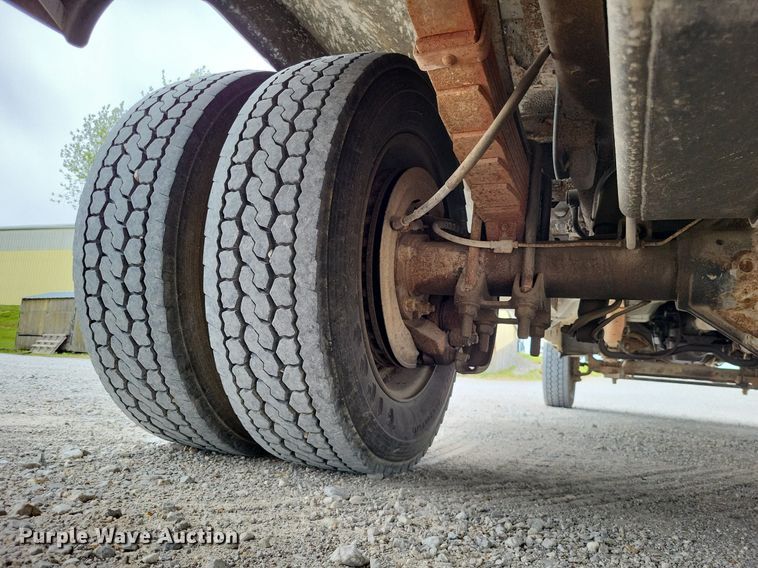 image for item LR9234 1999 Ford F450 Super Duty  utility / service truck