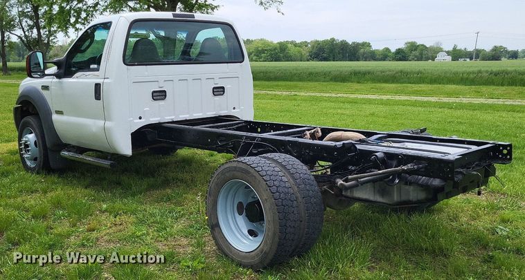 image for item LR9243 2005 Ford F550 Super Duty XL  truck cab and chassis