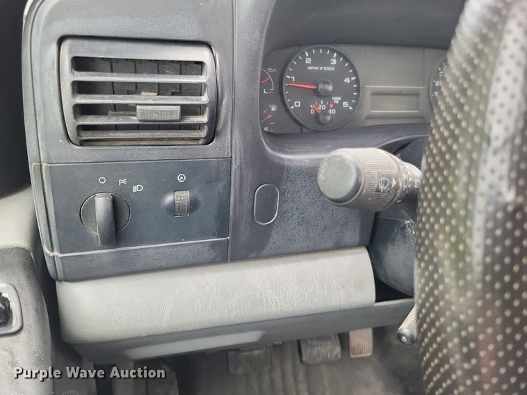 image for item LR9243 2005 Ford F550 Super Duty XL  truck cab and chassis