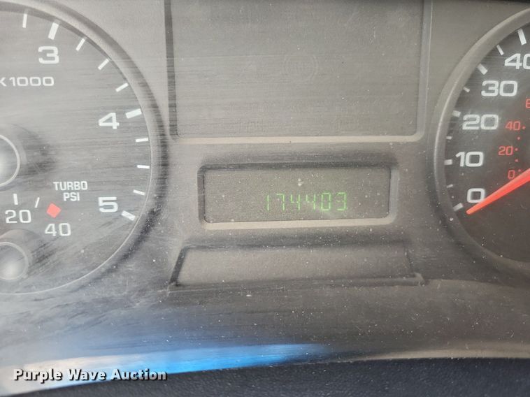 image for item LR9243 2005 Ford F550 Super Duty XL  truck cab and chassis