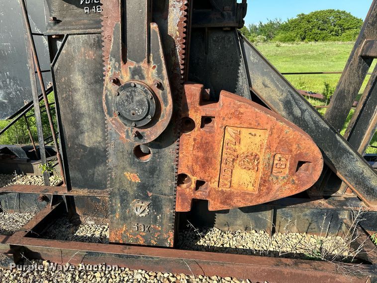 image for item LR9784 Vulcan R160  pump jack