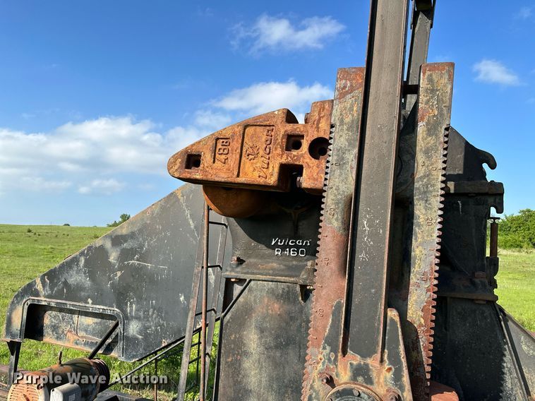 image for item LR9784 Vulcan R160  pump jack