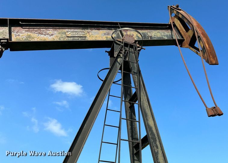 image for item LR9784 Vulcan R160  pump jack