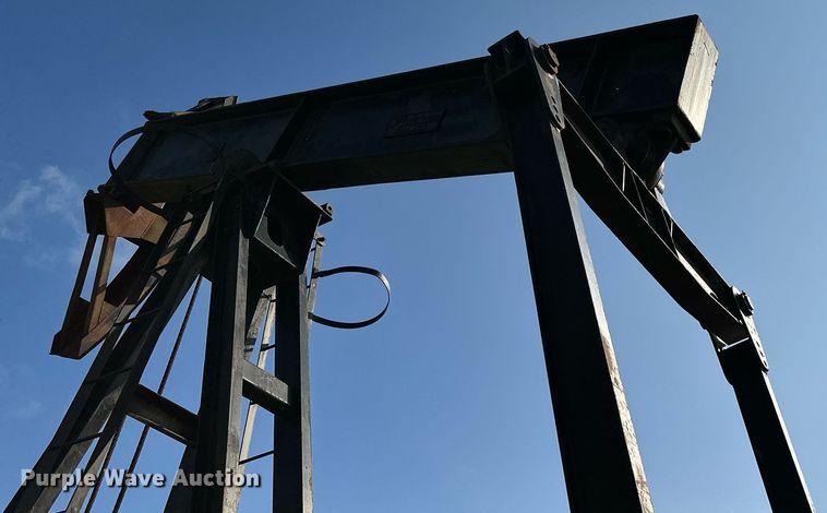 image for item LR9784 Vulcan R160  pump jack