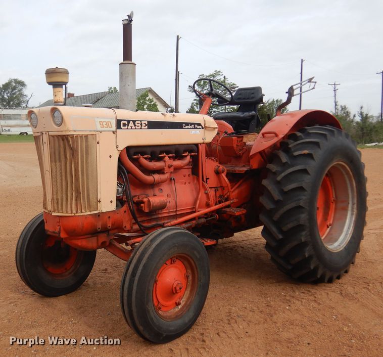 image for item LT9777 Case 930 Comfort King  tractor