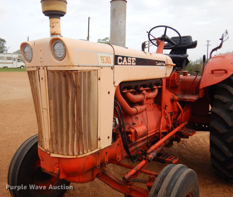 image for item LT9777 Case 930 Comfort King  tractor