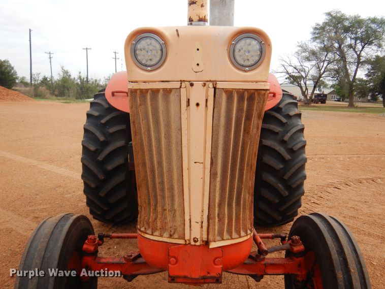 image for item LT9777 Case 930 Comfort King  tractor