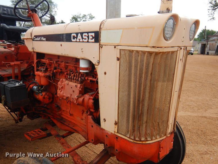 image for item LT9777 Case 930 Comfort King  tractor