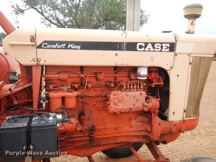 image for item LT9777 Case 930 Comfort King  tractor